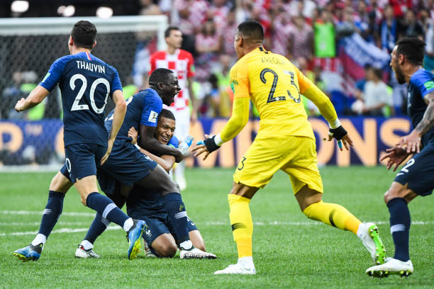 他们在中场 他们在中场